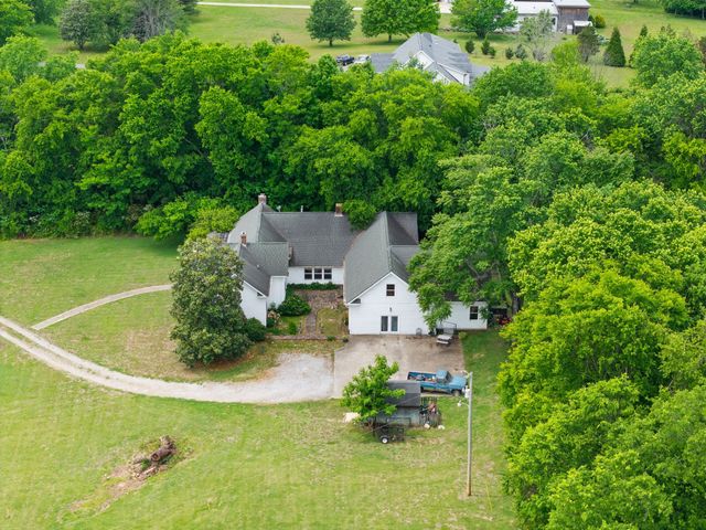 2033 Carters Creek Pike, Franklin, TN 37064