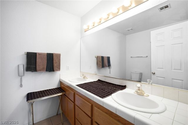5449 Bugle Way 102, Las Vegas, NV 89108