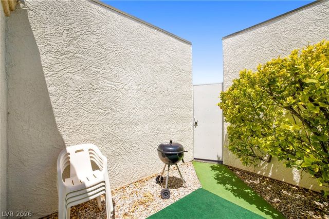 5449 Bugle Way 102, Las Vegas, NV 89108