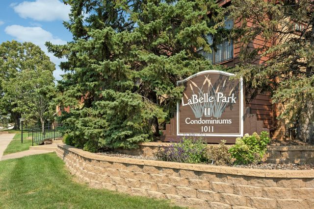 1011 41st Avenue NE 319, Columbia Heights, MN 55421