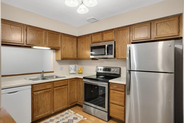 1011 41st Avenue NE 319, Columbia Heights, MN 55421