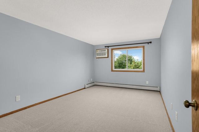 1011 41st Avenue NE 319, Columbia Heights, MN 55421