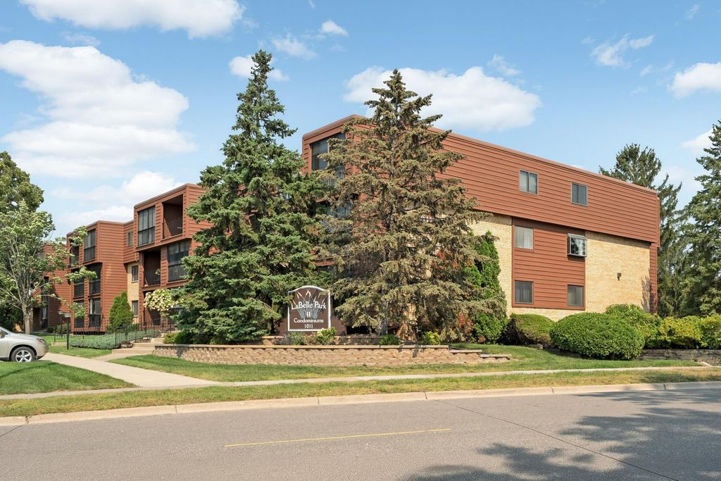 1011 41st Avenue NE 319, Columbia Heights, MN 55421