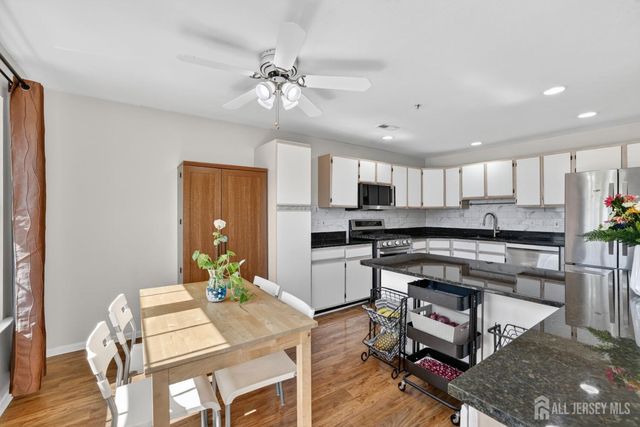 217 Prestwick Way, Edison, NJ 08820