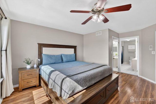 217 Prestwick Way, Edison, NJ 08820