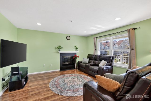 217 Prestwick Way, Edison, NJ 08820