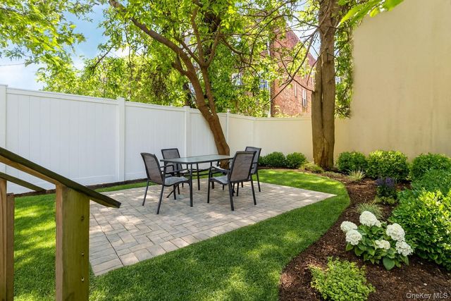 806 New Jersey Avenue, Brooklyn, NY 11207