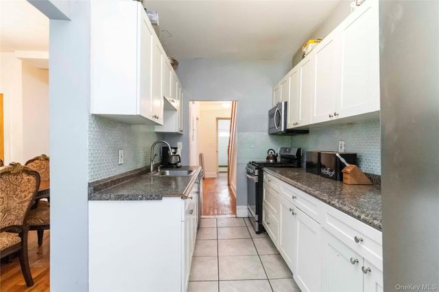 806 New Jersey Avenue, Brooklyn, NY 11207