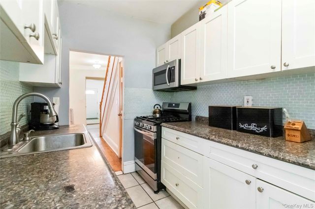 806 New Jersey Avenue, Brooklyn, NY 11207