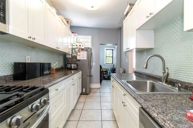 806 New Jersey Avenue, Brooklyn, NY 11207