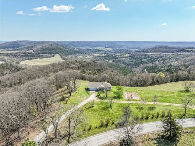 6390 County Road 302, Eureka Springs, AR 72632