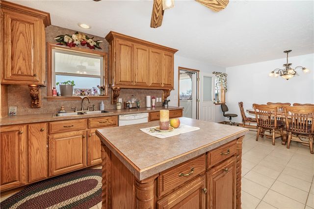 6390 County Road 302, Eureka Springs, AR 72632