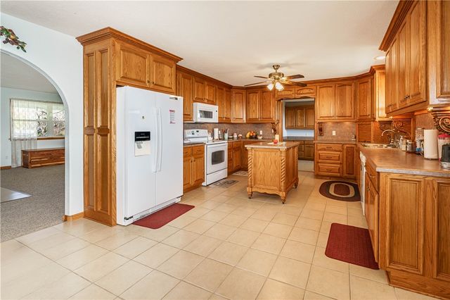 6390 County Road 302, Eureka Springs, AR 72632