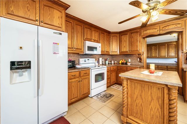 6390 County Road 302, Eureka Springs, AR 72632