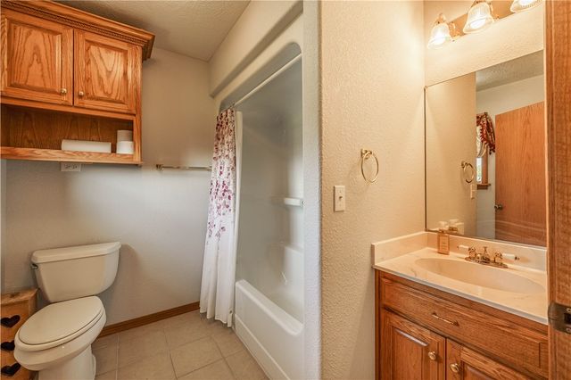 6390 County Road 302, Eureka Springs, AR 72632