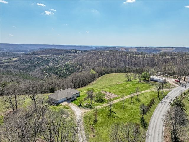 6390 County Road 302, Eureka Springs, AR 72632