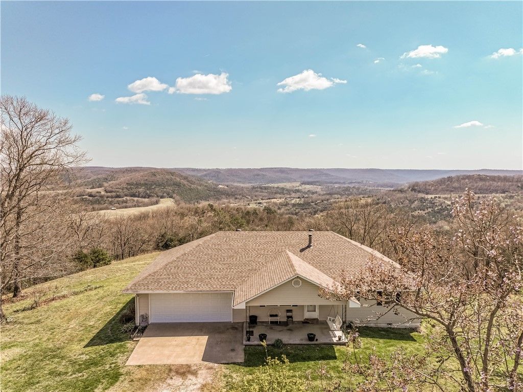 6390 County Road 302, Eureka Springs, AR 72632