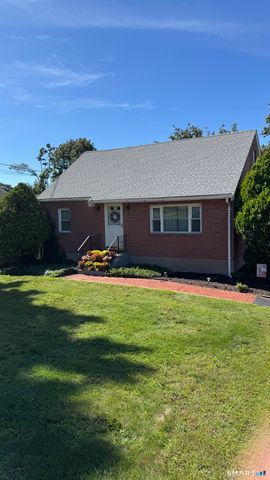 27 Baldwin Street, Meriden, CT 06451