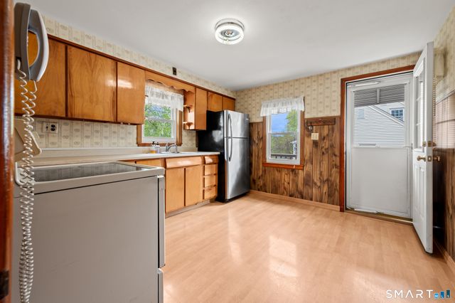 27 Baldwin Street, Meriden, CT 06451