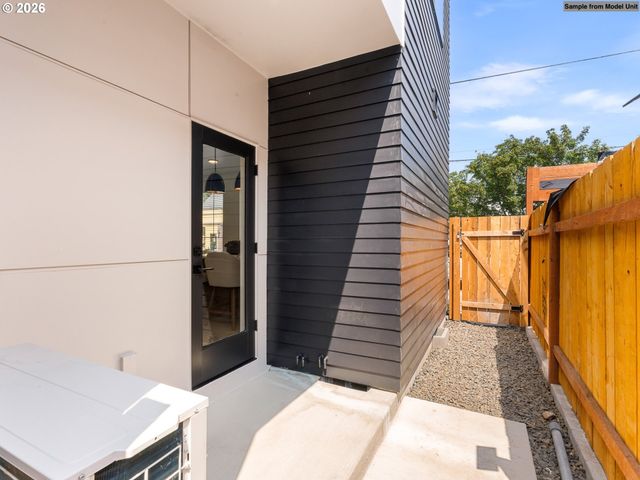 4992 Ne 26th Ave 3, Portland, OR 97211