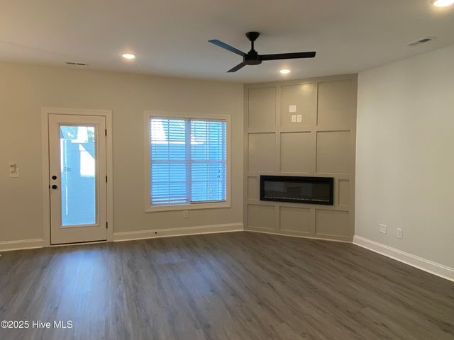 1404 B Hartley, Greenville, NC 27834