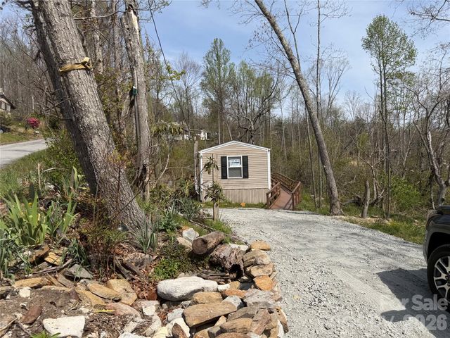 273 McMillan Drive, Hendersonville, NC 28792