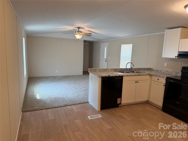 273 McMillan Drive, Hendersonville, NC 28792