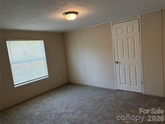 273 McMillan Drive, Hendersonville, NC 28792