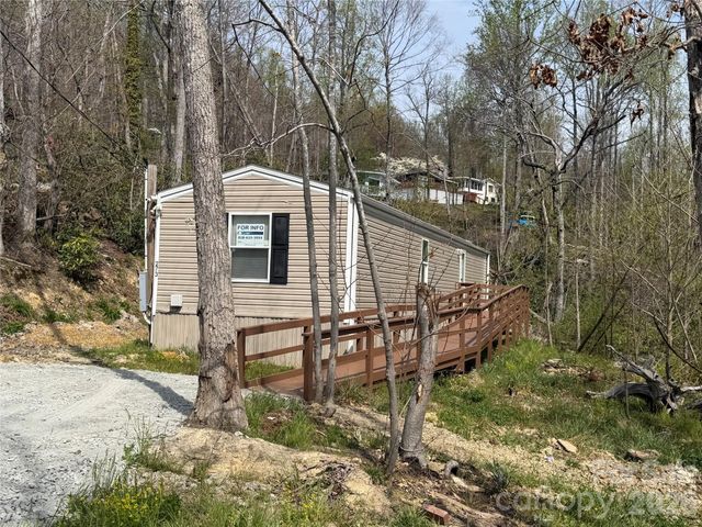 273 McMillan Drive, Hendersonville, NC 28792
