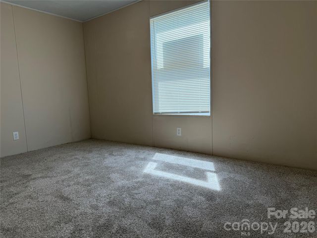 273 McMillan Drive, Hendersonville, NC 28792