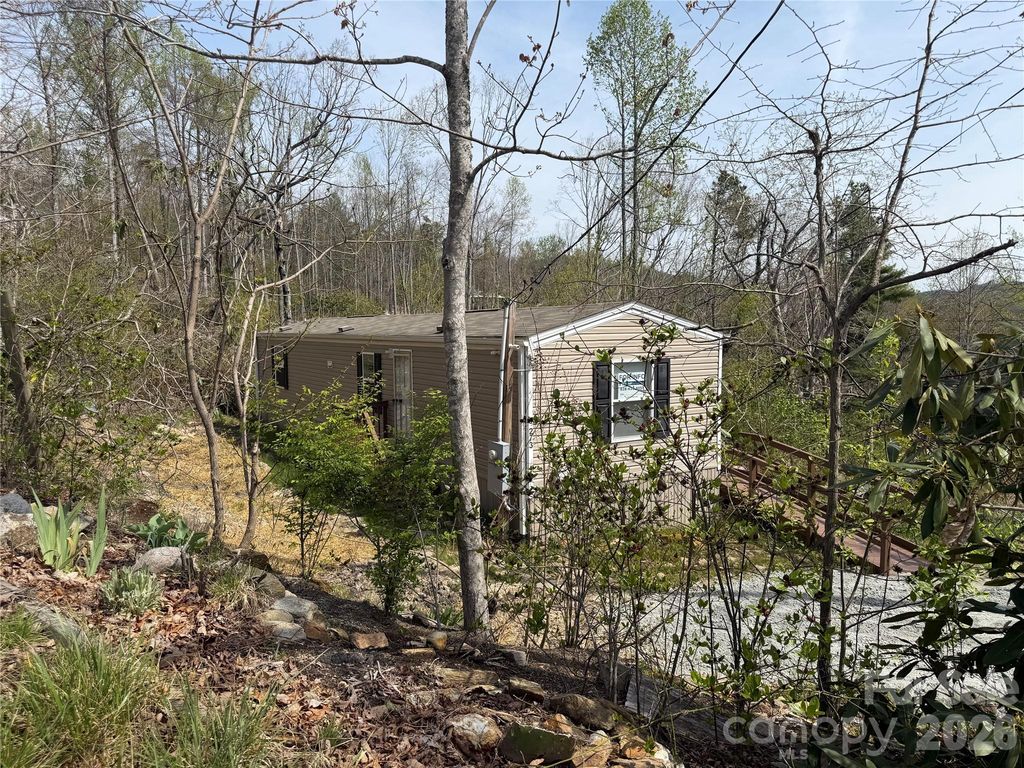 273 McMillan Drive, Hendersonville, NC 28792