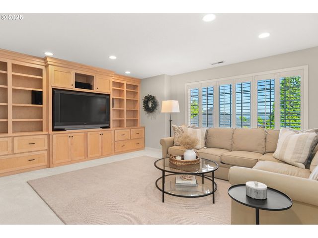 12796 Nw WAKER Dr, Portland, OR 97229