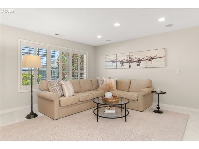 12796 Nw WAKER Dr, Portland, OR 97229