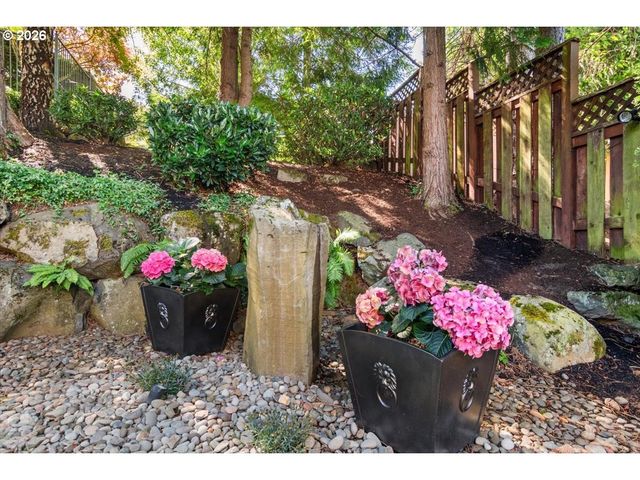 12796 Nw WAKER Dr, Portland, OR 97229