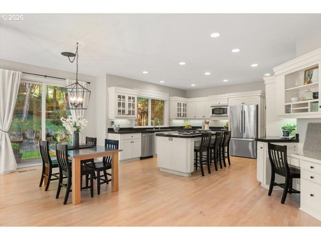 12796 Nw WAKER Dr, Portland, OR 97229