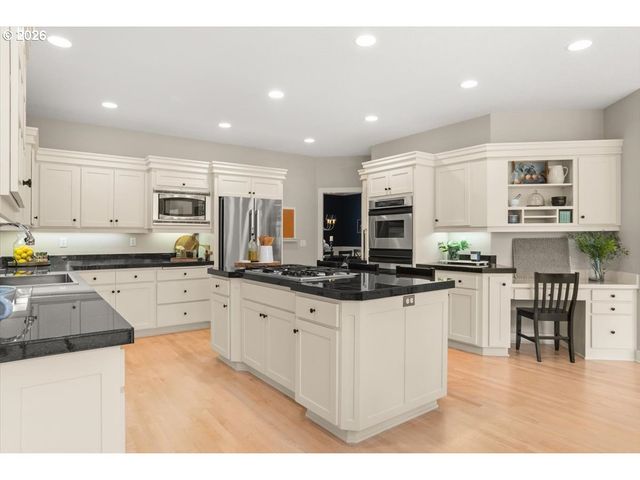12796 Nw WAKER Dr, Portland, OR 97229