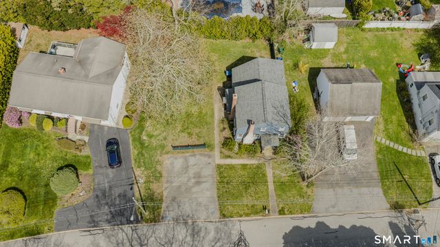 23 Ridgewood Avenue, Waterford, CT 06385