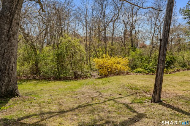 23 Ridgewood Avenue, Waterford, CT 06385