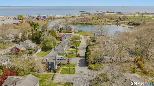 23 Ridgewood Avenue, Waterford, CT 06385