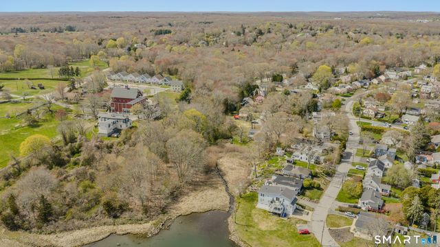 23 Ridgewood Avenue, Waterford, CT 06385