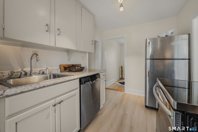 23 Ridgewood Avenue, Waterford, CT 06385