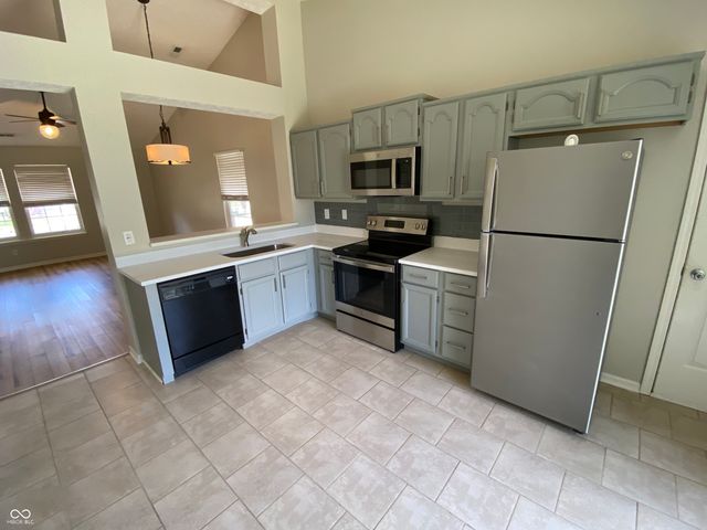 11229 Spring Blossom Lane, Fishers, IN 46038