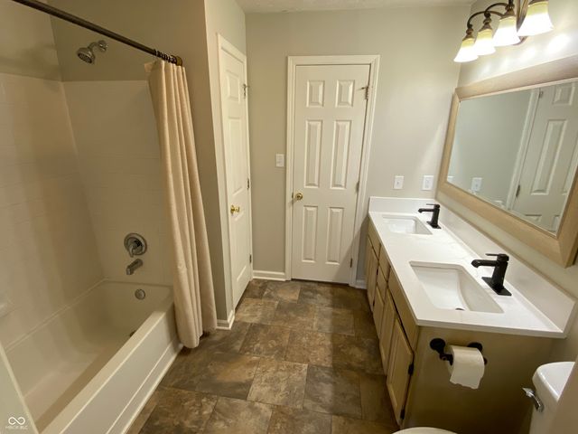 11229 Spring Blossom Lane, Fishers, IN 46038