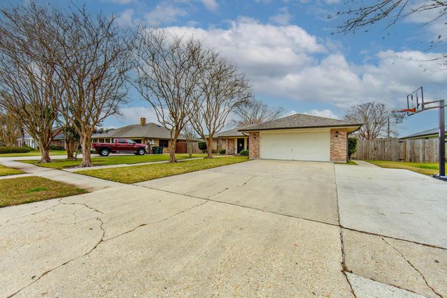 210 Tiger Tail Rd, Houma, LA 70360