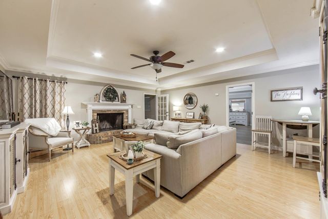 210 Tiger Tail Rd, Houma, LA 70360