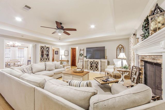 210 Tiger Tail Rd, Houma, LA 70360