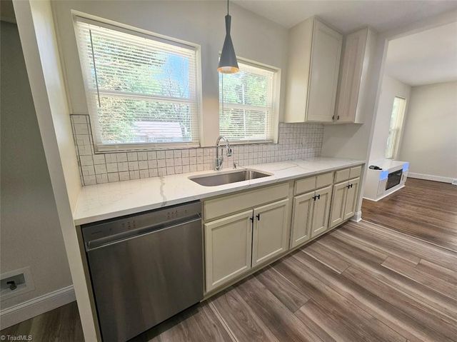 1915 Blain Street, High Point, NC 27262
