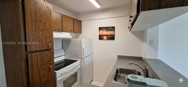 10832 N Kendall Dr U16, Kendall, FL 33176