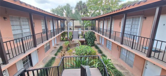 10832 N Kendall Dr U16, Kendall, FL 33176