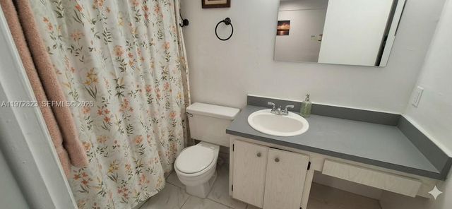 10832 N Kendall Dr U16, Kendall, FL 33176